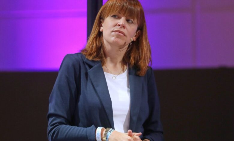 julia reuschenbach blind
